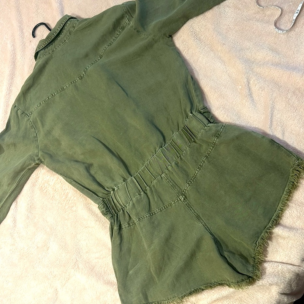 Young, Fabulous & Broke shorts jumpsuit. Size small - Picture 8 of 9